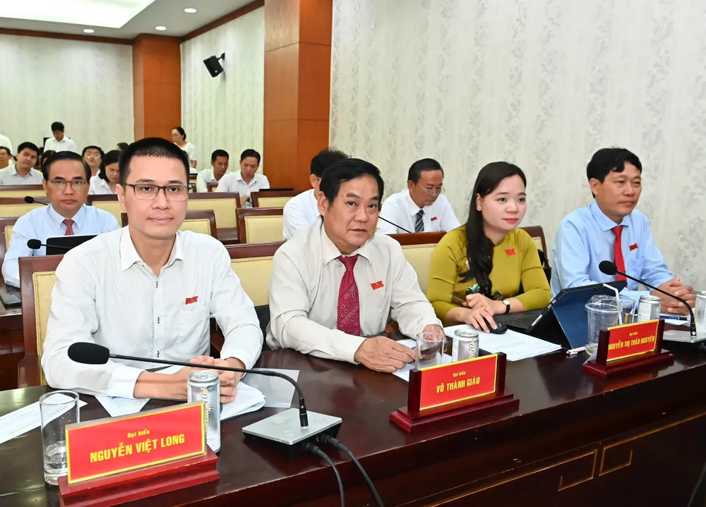 Các đại biểu tham dự kỳ họp. Ảnh VIỆT DŨNG 18.jpg