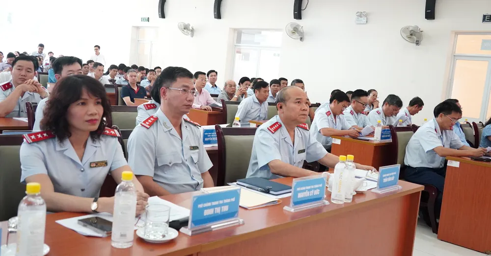Lãnh đạo, cán bộ, công chức Thanh tra TPHCM và đại diện các sở, ngành, đơn vị dự hội nghị 6HH08845.JPG