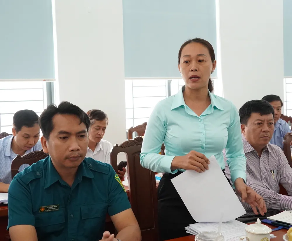 Đại biểu phát biểu ý kiến tại hội nghị. Ảnh: PHƯƠNG UYÊN 6HH09322.JPG
