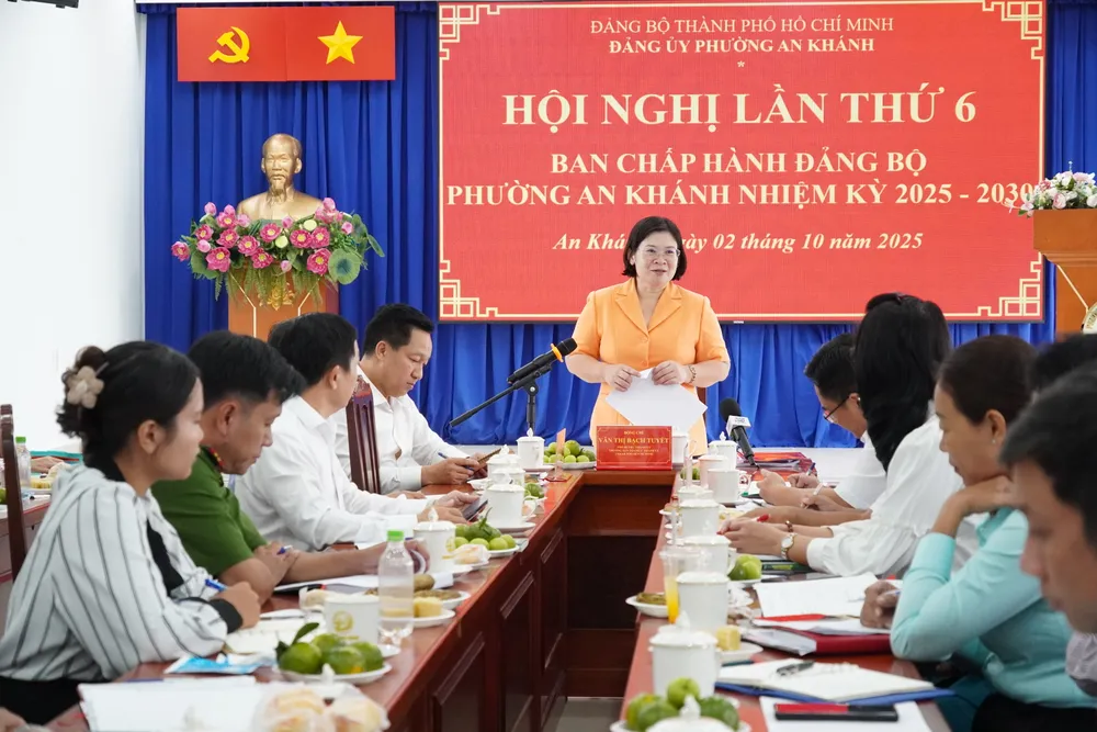 Các đồng chí trong Ban Thường vụ Thành ủy TPHCM sẽ làm tổ trưởng các tổ giám sát 6HH09477.JPG