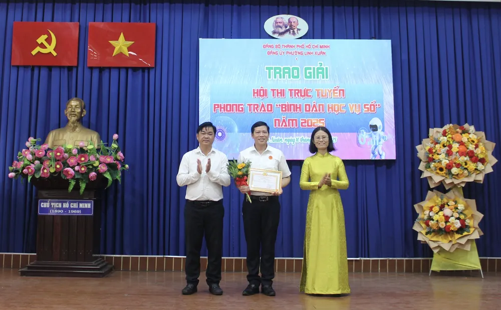 Ông Lê Văn Tuấn, khu phố 11 giành giải nhất hội thi “Bình dân học vụ số” năm 2025 phường Linh Xuân Ảnh chụp Màn hình 2025-10-10 lúc 15.15.17.png