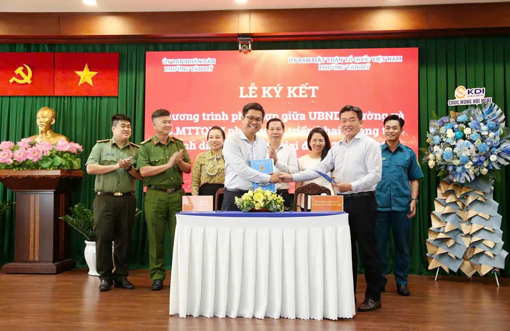 UBND và Ủy ban MTTQ Việt Nam phường Tân Mỹ phối hợp triển khai phong trào “Bình dân học vụ số” 12-10. Chuyển đổi số 2.jpg