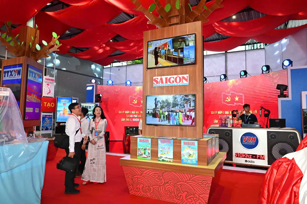 Không gian trưng bày của Báo SGGP tại triển lãm z7110125693490_11463ee36b5de1037113939a88cf41c8.jpg