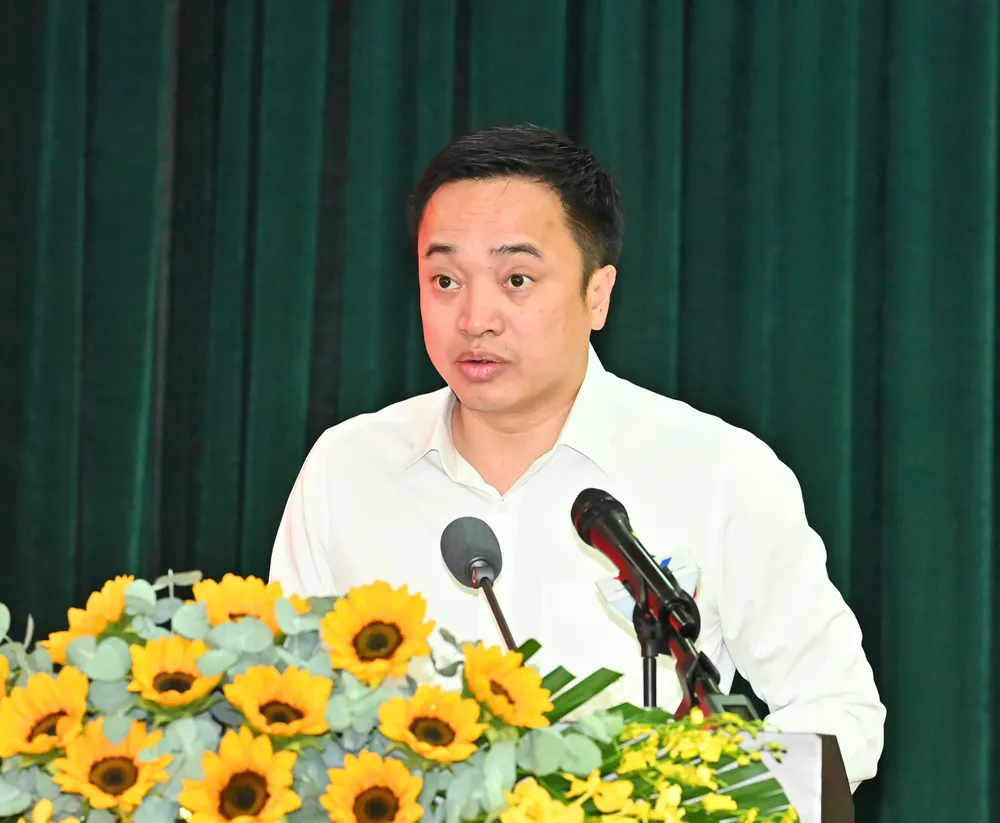 Trung tướng Mai Hoàng, Giám đốc Công an TPHCM tham luận. Ảnh: VIỆT DŨNG 22-10. 15.jpg