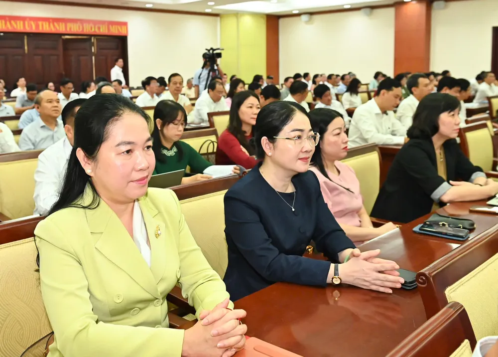Các đại biểu dự hội nghị. Ảnh: VIỆT DŨNG 22-10. 2.jpg