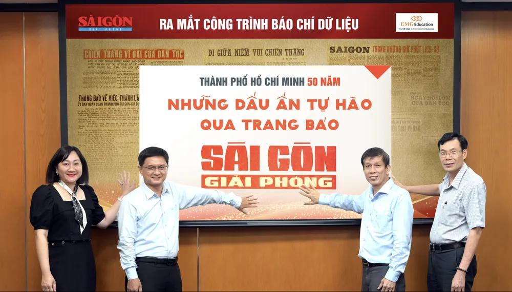 Báo Sài Gòn Giải Phóng thực hiện nghi thức ra mắt công trình báo chí dữ liệu. Ảnh: LÊ MINH Ảnh chụp Màn hình 2025-10-28 lúc 19.24.51.png