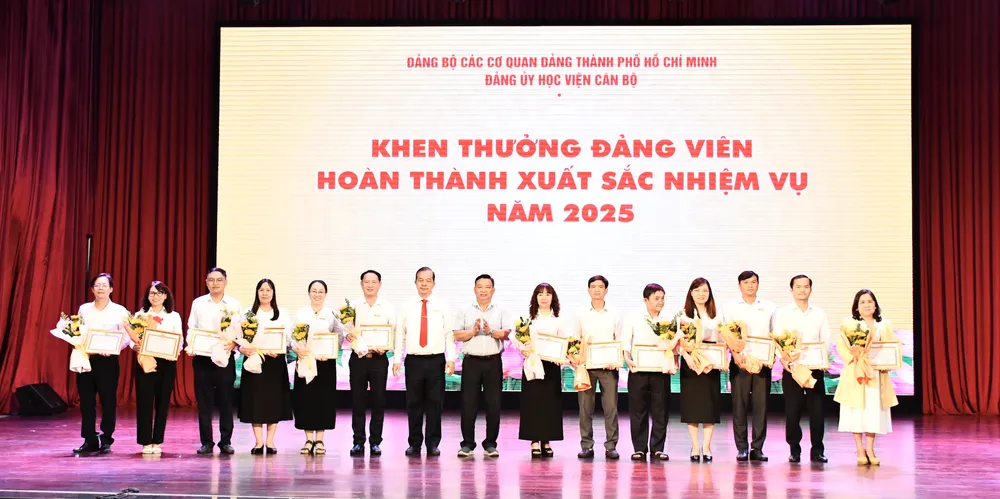 Ảnh chụp Màn hình 2025-12-27 lúc 17.02.07.png