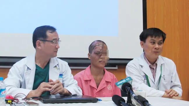 Bệnh nhân Nguyễn Thị Tr. tại buổi họp báo