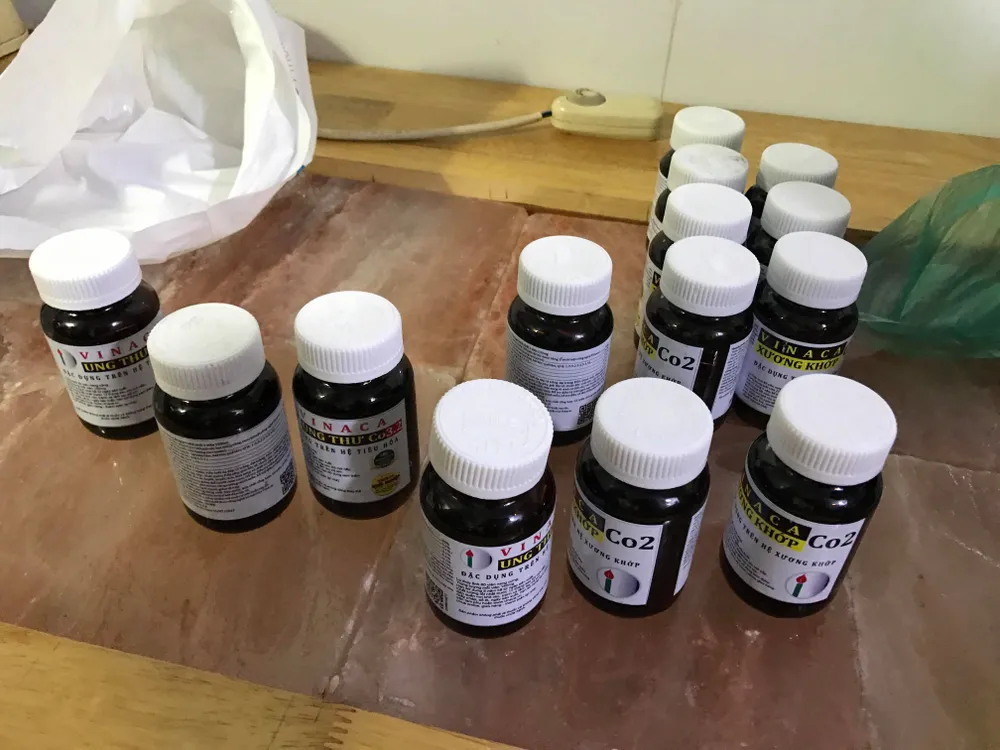 Kiểm tra đột xuất cơ sở phân phối thuốc Vinaca trị ung thư, niêm phong nhiều sản phẩm  ảnh 2