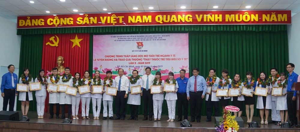 19 thầy thuốc trẻ được tuyên dương 