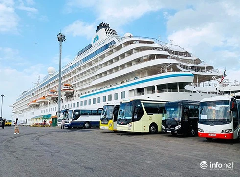 Tàu Crystal Symphony. Ảnh: Infonet