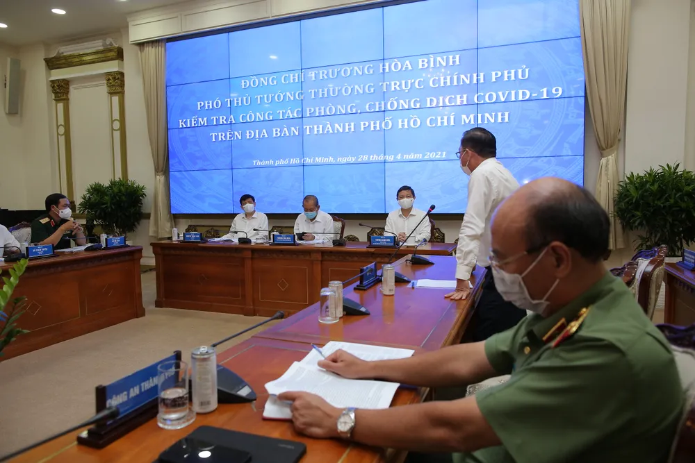 Phó Thủ tướng thường trực Trương Hòa Bình: TPHCM cần kiên trì chống dịch, không lơ là, mất cảnh giác ảnh 3 Phó Thủ tướng thường trực Trương Hòa Bình: TPHCM cần kiên trì chống dịch, không lơ là, mất cảnh giác ảnh 3