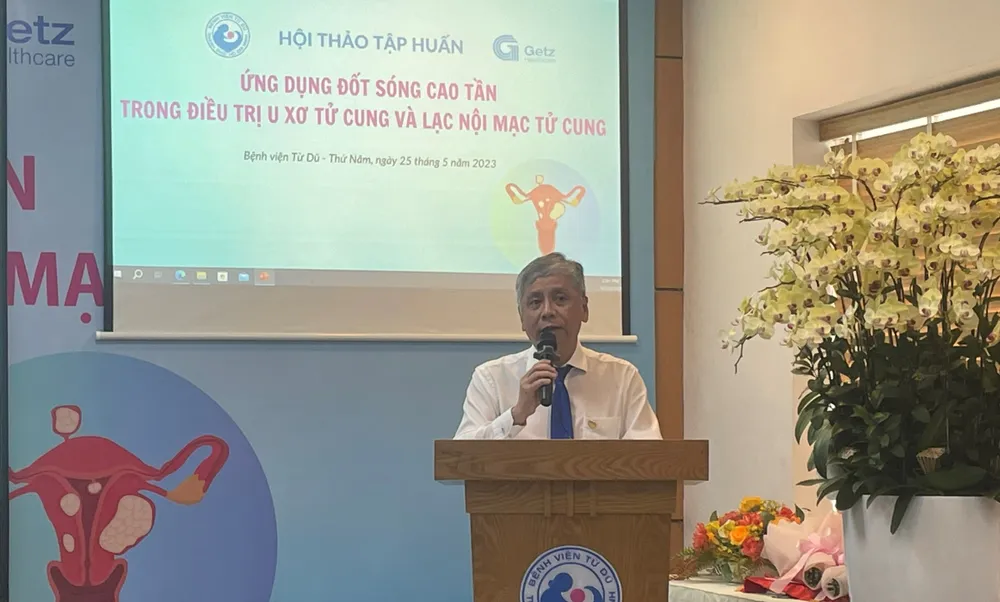 BSCK2 Trần Ngọc Hải trao đổi về kỹ thuật đốt sóng cao tần trong điều trị u xơ tử cung và lạc nội mạc tử cung