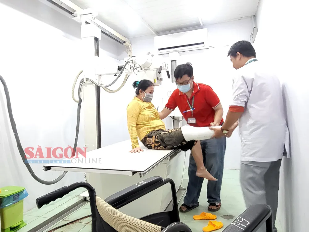 Người bệnh đến tái khám tại bệnh viện vào sáng 20-11 Người bệnh đến tái khám tại bệnh viện vào sáng 20-11