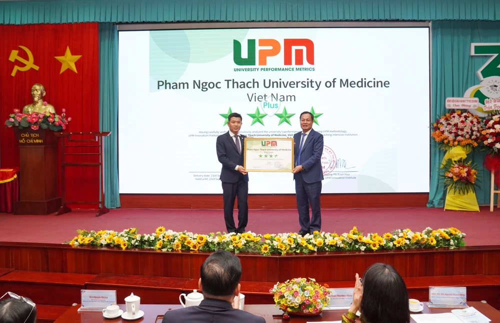 Trường Đại học Y khoa Phạm Ngọc Thạch được nhận Chứng nhận xếp hạng đối sánh chất lượng đại học cơ sở giáo dục (UPM) DSC04119.JPG