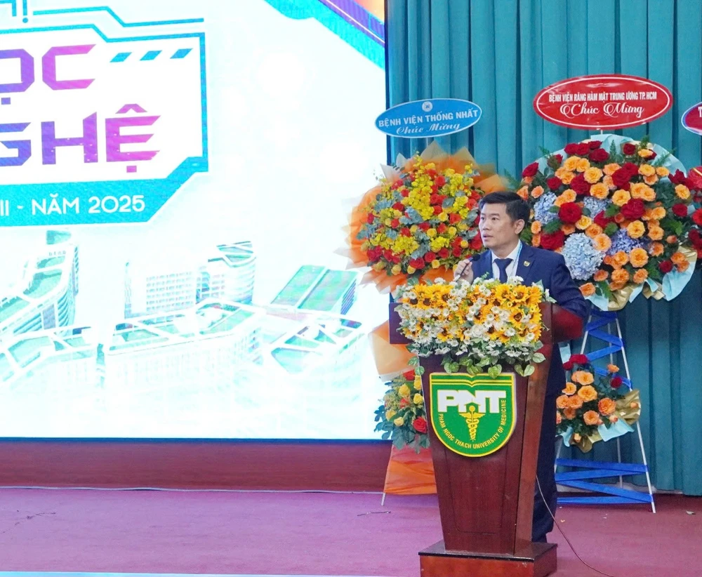 PGS-TS-BS Nguyễn Thanh Hiệp, Hiệu trưởng Trường Đại học Y khoa Phạm Ngọc Thạch phát biểu tại hội nghị 86061624-68d8-48ee-adcb-b9663f377753.jpeg