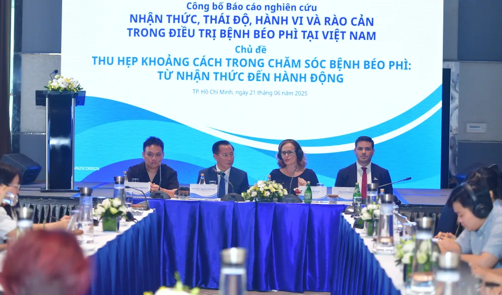 Các chuyên gia trao đổi, thảo luận tại buổi họp báo công bố Các chuyên gia trao đổi, thảo luận tại sự kiện.JPG