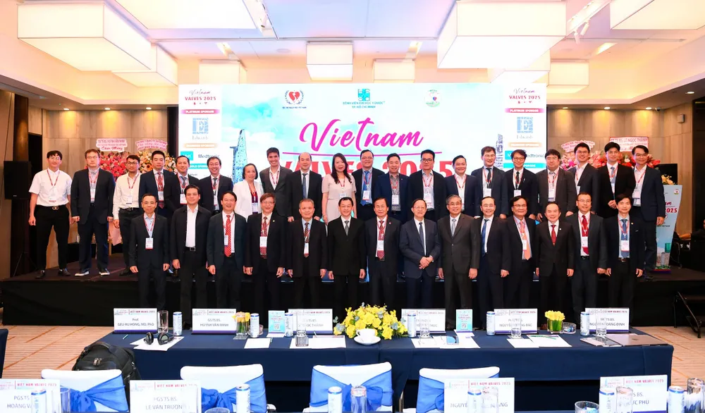 Các đại biểu tham dự 1000004802.jpg
