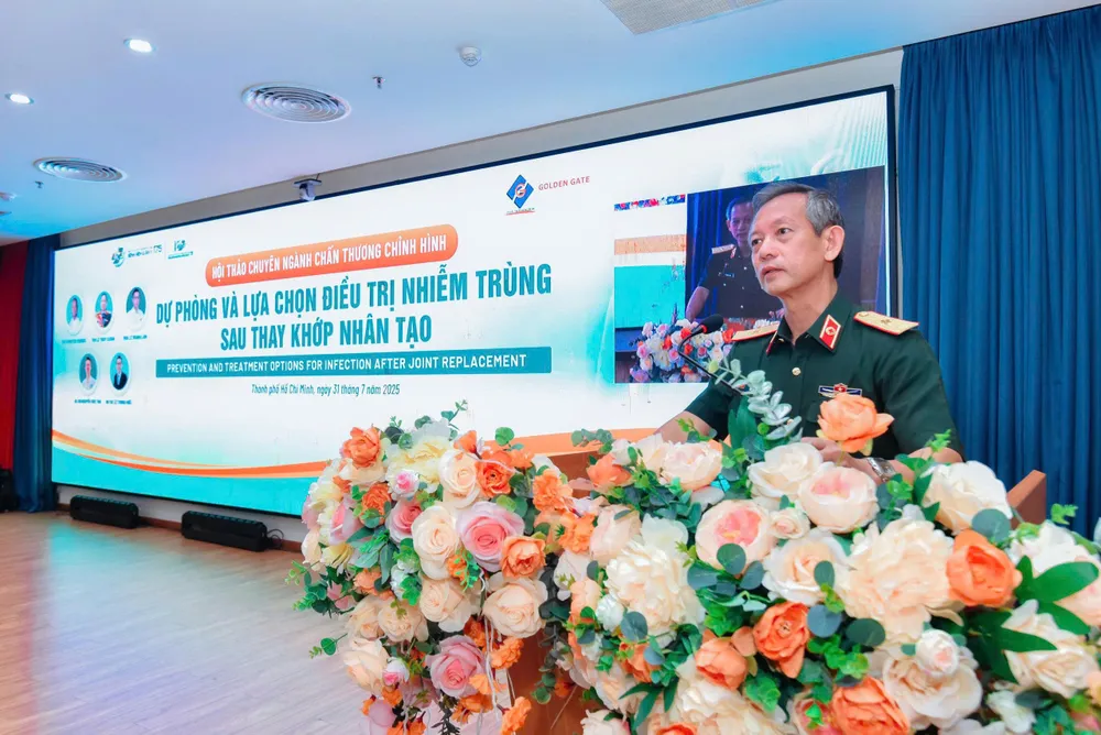 Thiếu tướng, TS-BS-TTND Lê Quang Trí, Phó Giám đốc Bệnh viện Quân y 175 phát biểu tại hội thảo f48f341817cd9e93c7dc.jpg