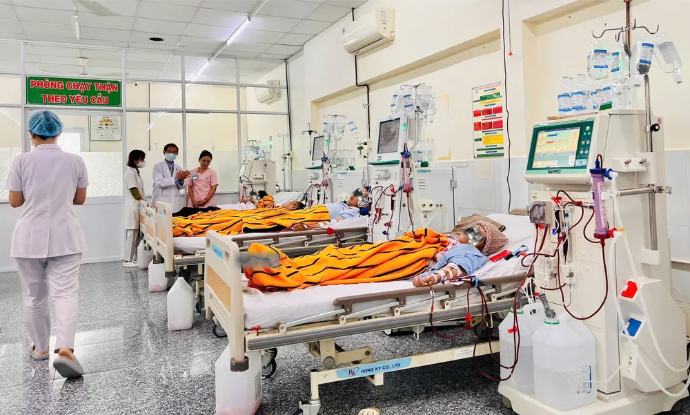 Người bệnh chạy thận nhân tạo tại Bệnh viện Lê Văn Việt (TPHCM)