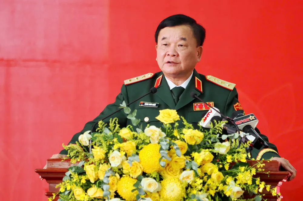 Thượng tướng Hoàng Xuân Chiến, Thứ trưởng Bộ Quốc phòng phát biểu tại lễ xuất quân BVDC 2.7. Ảnh: HOÀNG HÙNG 4e5354fdbffc35a26ced.jpg