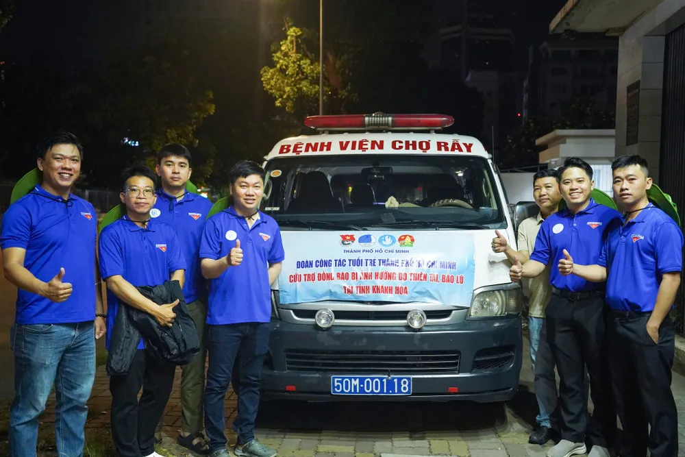 Лікарі та медсестри з лікарні Чо Рай вирушили на підтримку провінції Кханьхоа 588501722_861587779707462_4098083323601241380_n.jpg