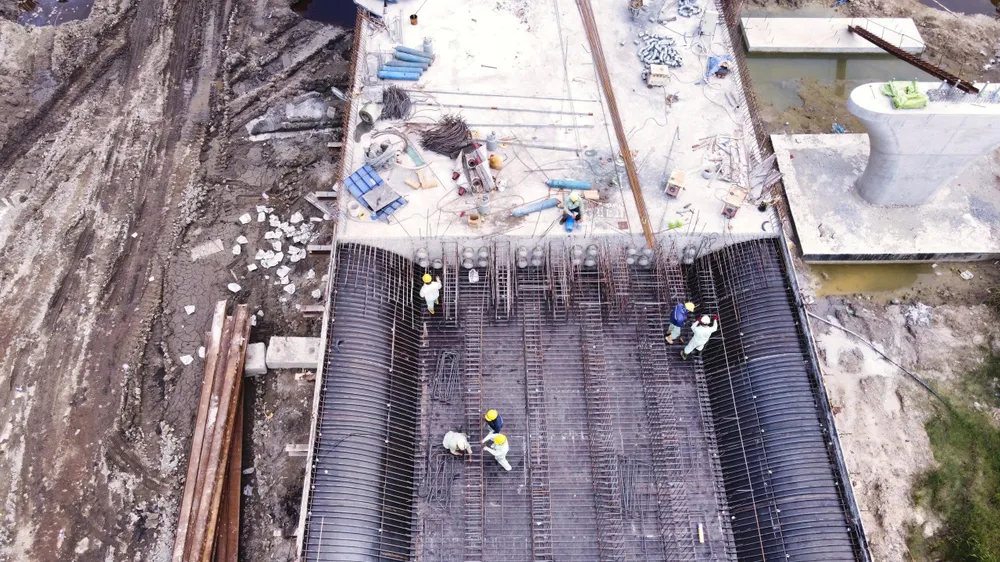 thi công trên cao.jpg