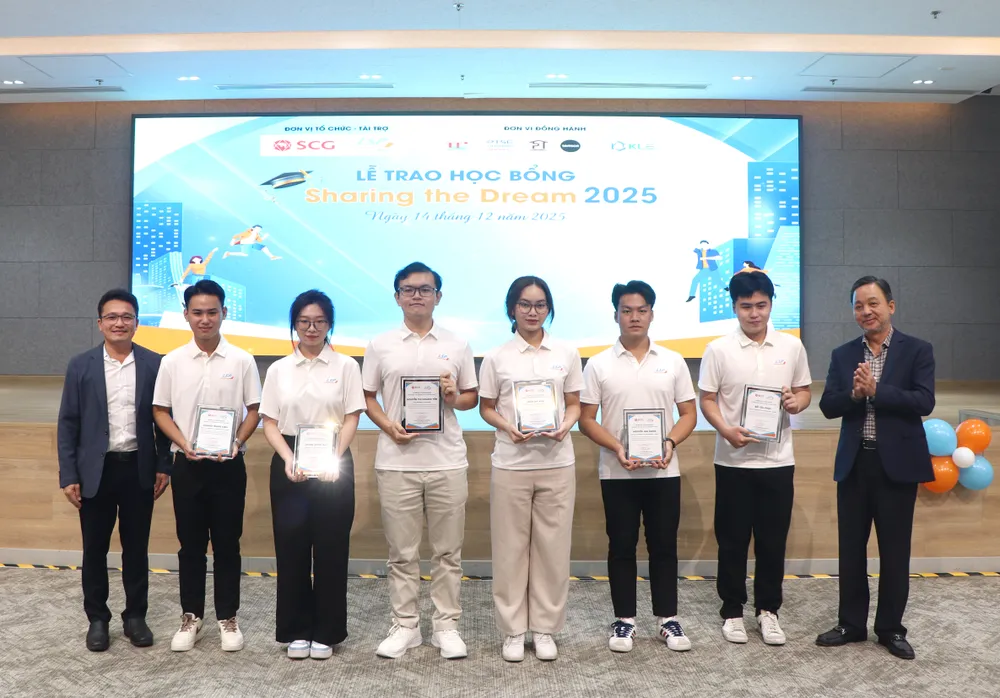 Gia hạn học bổng cho các em sinh viên khóa trước