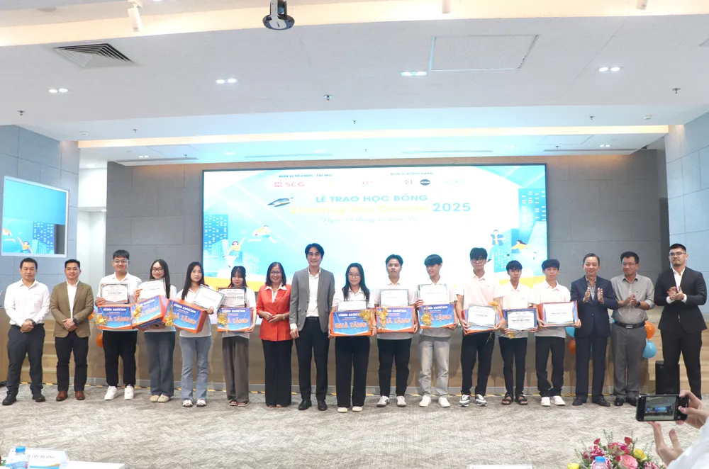 trao học bổng 2025.jpg