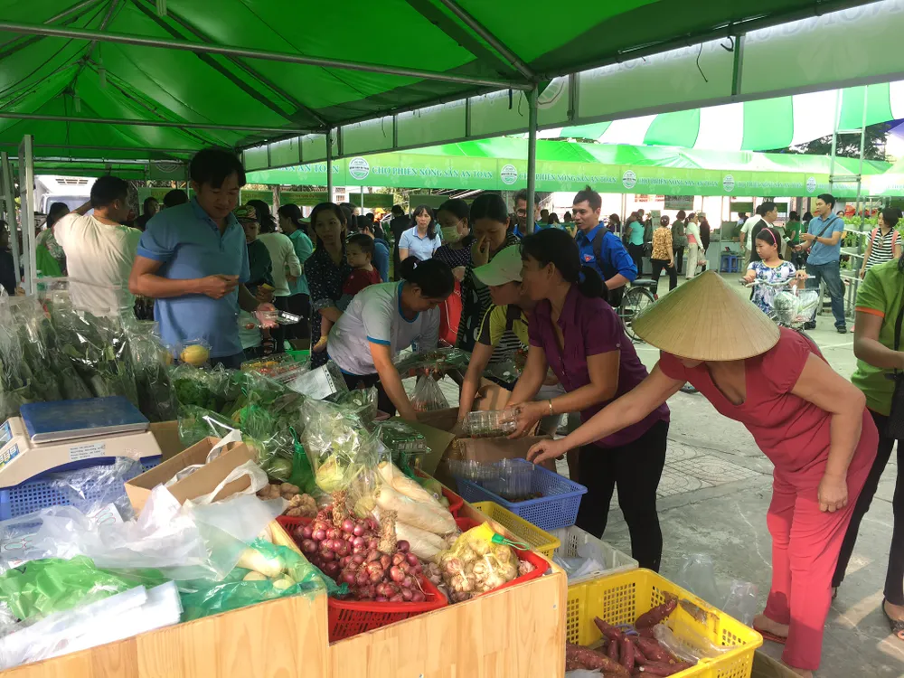 Khai mạc chợ phiên nông sản an toàn tại quận Bình Tân ảnh 1 Khai mạc chợ phiên nông sản an toàn tại quận Bình Tân ảnh 1