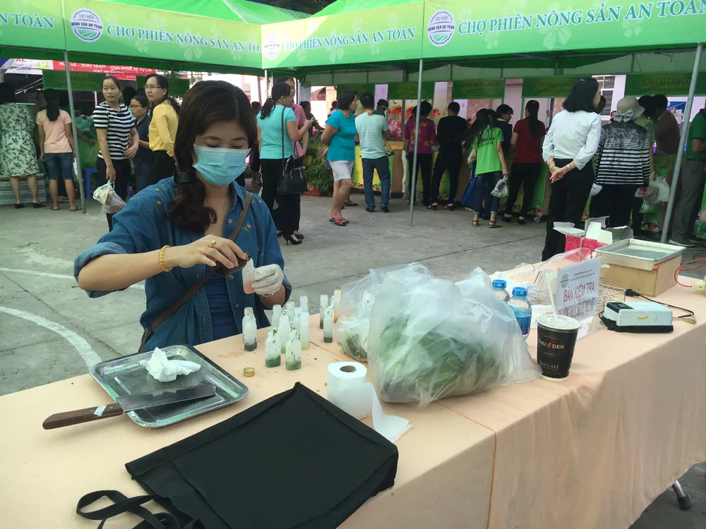 Khai mạc chợ phiên nông sản an toàn tại quận Bình Tân ảnh 4 Khai mạc chợ phiên nông sản an toàn tại quận Bình Tân ảnh 4