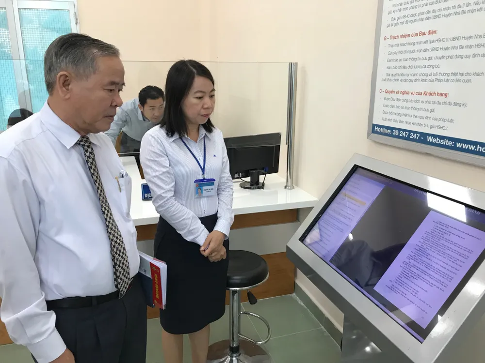 Người dân Nhà Bè phản ánh vi phạm trật tự đô thị qua smartphone ảnh 2 Người dân Nhà Bè phản ánh vi phạm trật tự đô thị qua smartphone ảnh 2