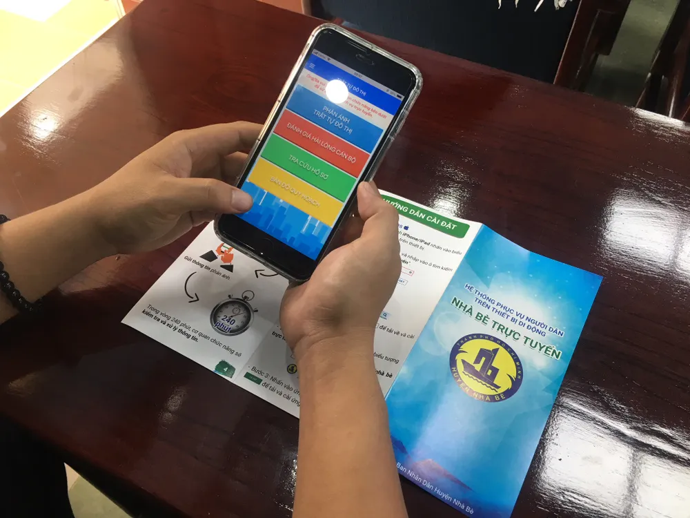 Người dân Nhà Bè phản ánh vi phạm trật tự đô thị qua smartphone ảnh 1 Người dân Nhà Bè phản ánh vi phạm trật tự đô thị qua smartphone ảnh 1