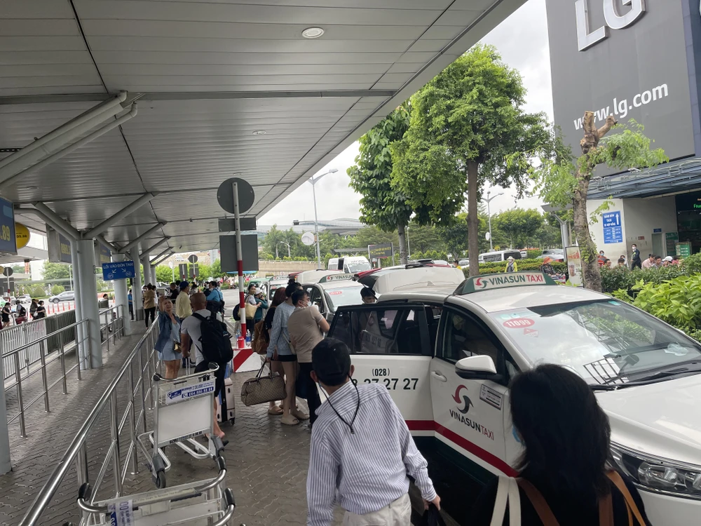 Chuẩn bị phương án phục vụ hành khách tại sân bay Tân Sơn Nhất vào lễ 2-9 ảnh 2 Chuẩn bị phương án phục vụ hành khách tại sân bay Tân Sơn Nhất vào lễ 2-9 ảnh 2