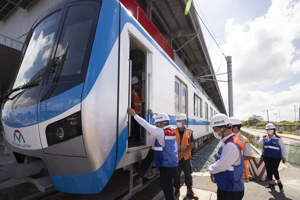 Chạy thử tàu Metro tuyến số 1 Bến Thành - Suối Tiên ảnh 3 Chạy thử tàu Metro tuyến số 1 Bến Thành - Suối Tiên ảnh 3