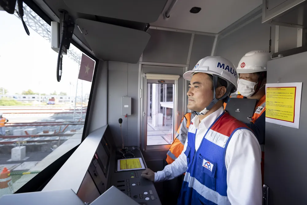 Chạy thử tàu Metro tuyến số 1 Bến Thành - Suối Tiên ảnh 2 Chạy thử tàu Metro tuyến số 1 Bến Thành - Suối Tiên ảnh 2
