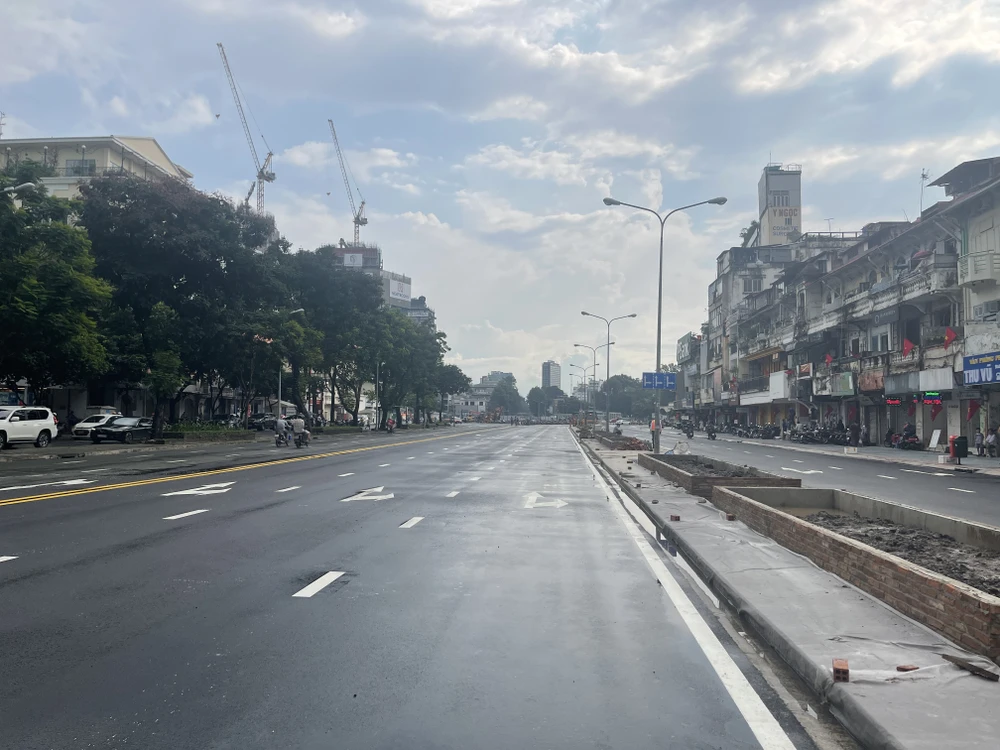 Hoàn trả mặt đường Lê Lợi phục vụ lễ 2-9 ảnh 2 Hoàn trả mặt đường Lê Lợi phục vụ lễ 2-9 ảnh 2