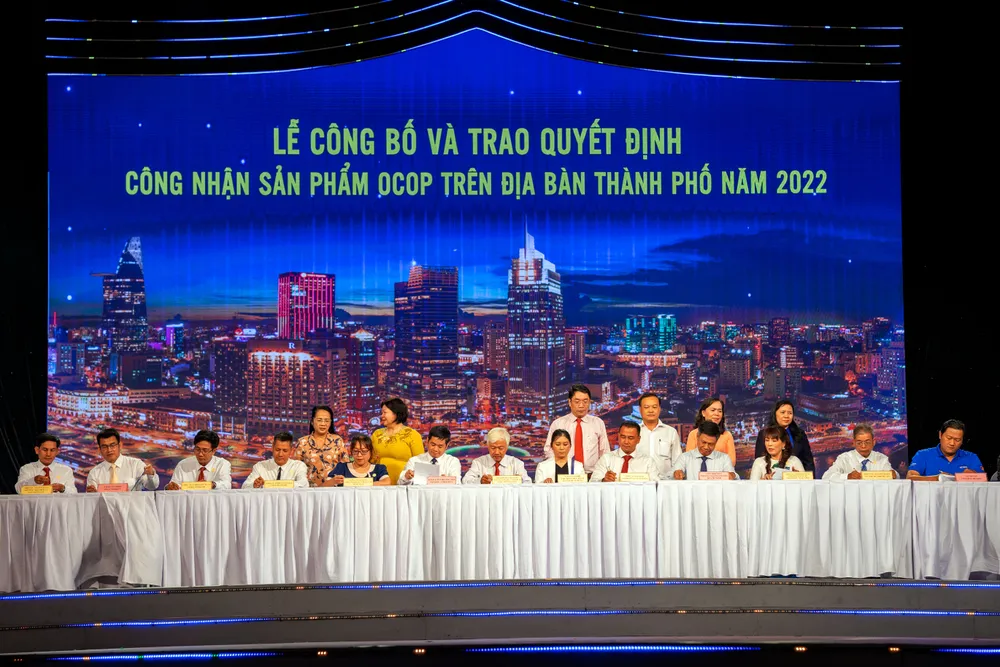 Lễ ký kết giữa hệ thống phân phối với doanh nghiệp OCOP