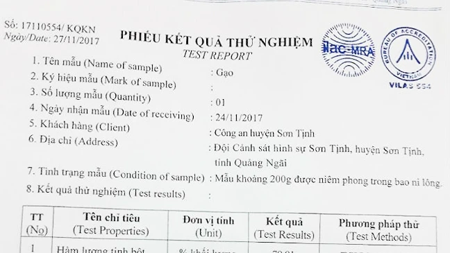 Kết quả thử nghiệm mẫu gạo cấp cứu trợ vùng lũ ở Tịnh Hà. Ảnh: NGUYỄN TRANG