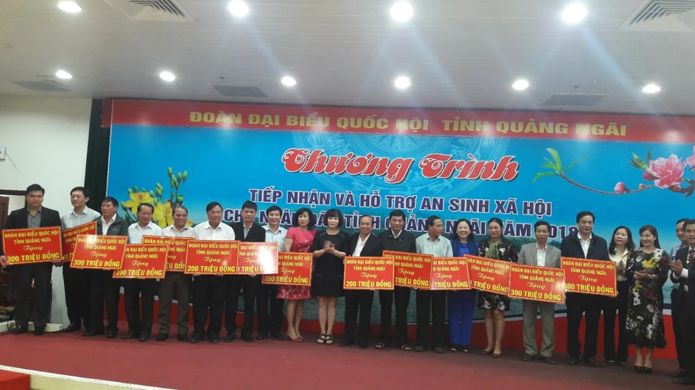 Gần 8 tỷ đồng hỗ trợ an sinh xã hội cho người dân Quảng Ngãi ảnh 1 Gần 8 tỷ đồng hỗ trợ an sinh xã hội cho người dân Quảng Ngãi ảnh 1