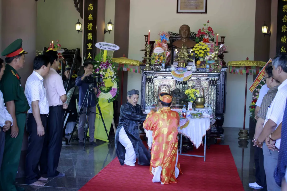 Tưởng niệm 154 năm ngày anh hùng dân tộc Trương Định tuẫn tiết ảnh 1 Tưởng niệm 154 năm ngày anh hùng dân tộc Trương Định tuẫn tiết ảnh 1