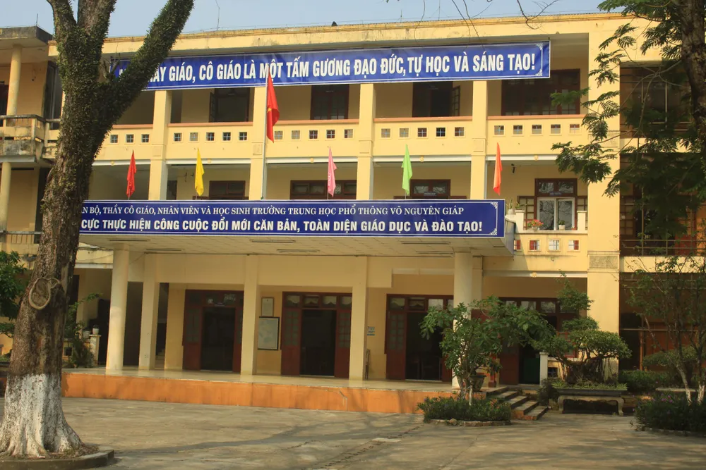 Quảng Ngãi tạm dừng mọi hoạt động dạy và học thêm từ ngày 27-7 nhằm chống dịch Covid-19 ảnh 1