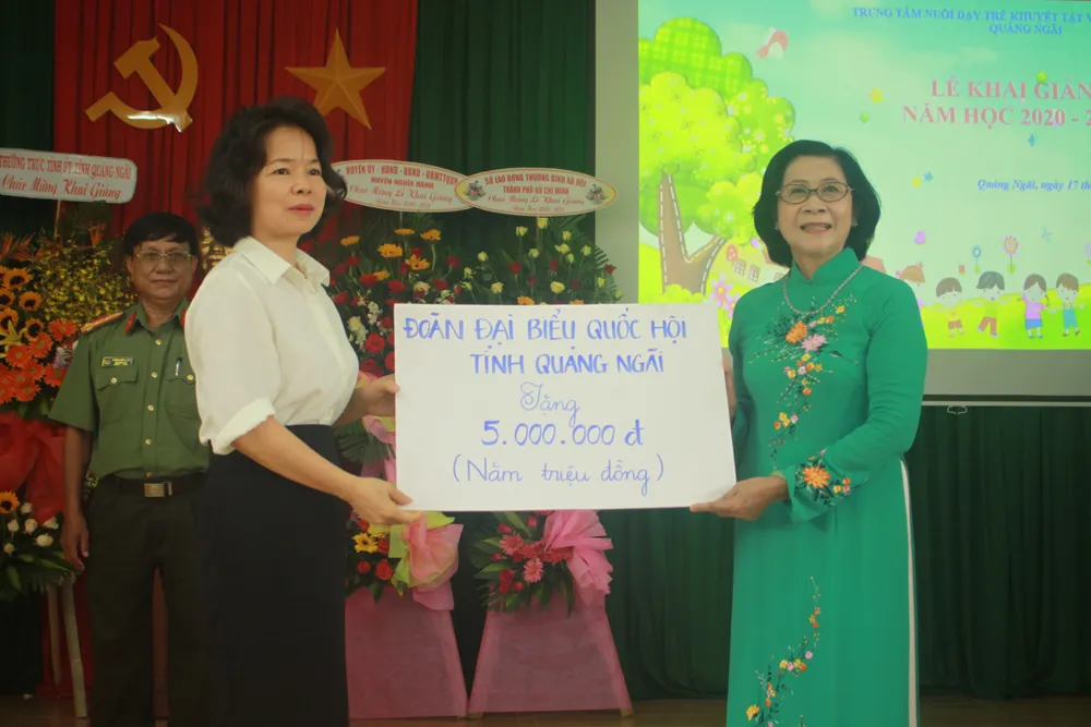 Khoảng 2 tỷ đồng hỗ trợ Trung tâm Nuôi dạy trẻ khuyết tật Võ Hồng Sơn  ảnh 8