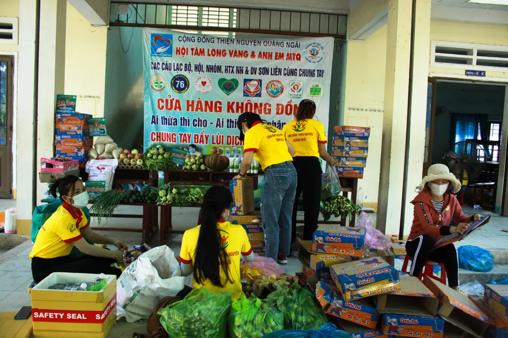 Quảng Ngãi: Nhiều gian hàng 0 đồng giúp người dân vượt khó ảnh 2 Quảng Ngãi: Nhiều gian hàng 0 đồng giúp người dân vượt khó ảnh 2