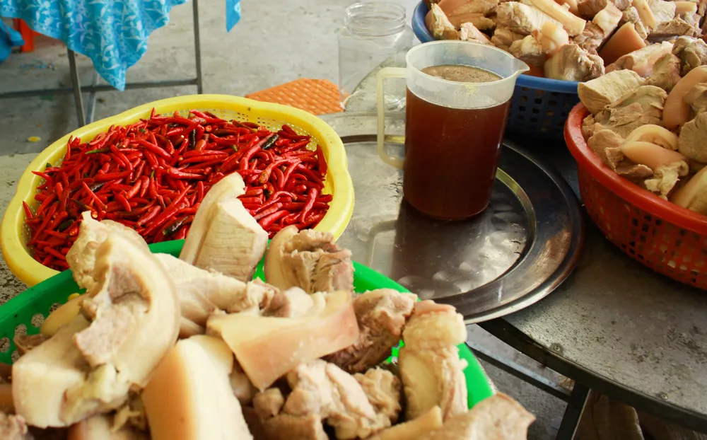 Người dân Quảng Ngãi tự tay làm thịt ngâm mắm, kho cá ngừ để “chia lửa” với TPHCM ảnh 5 Người dân Quảng Ngãi tự tay làm thịt ngâm mắm, kho cá ngừ để “chia lửa” với TPHCM ảnh 5