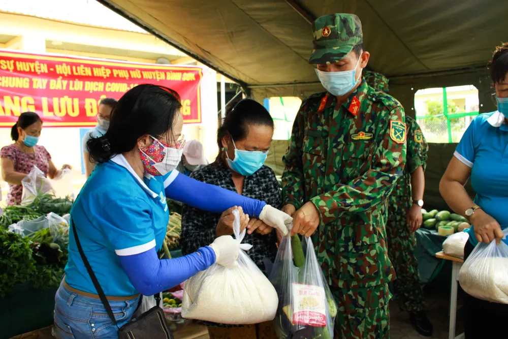 Quảng Ngãi: “Gian hàng 0 đồng” thắm tình quân dân ảnh 10