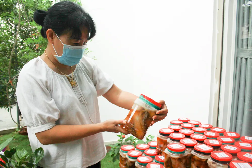 Hai chuyến hàng trị giá 700 triệu đồng của một gia đình ở Quảng Ngãi ủng hộ người dân TPHCM ảnh 5 Hai chuyến hàng trị giá 700 triệu đồng của một gia đình ở Quảng Ngãi ủng hộ người dân TPHCM ảnh 5