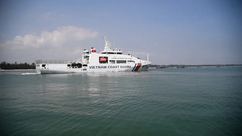 Quảng Ngãi: Cứu hộ tàu cá bị phá nước thả trôi trên biển ảnh 1