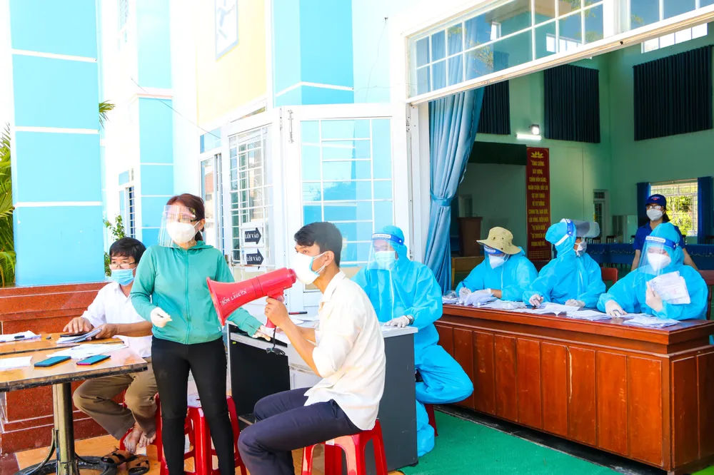 Cà Mau xét nghiệm Covid-19 toàn bộ người dân ảnh 2 Cà Mau xét nghiệm Covid-19 toàn bộ người dân ảnh 2