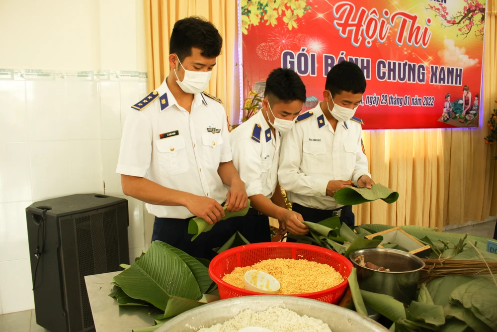 Chiến sĩ Cảnh sát biển gói bánh chưng đón Tết Nguyên đán Nhâm Dần ảnh 2 Chiến sĩ Cảnh sát biển gói bánh chưng đón Tết Nguyên đán Nhâm Dần ảnh 2